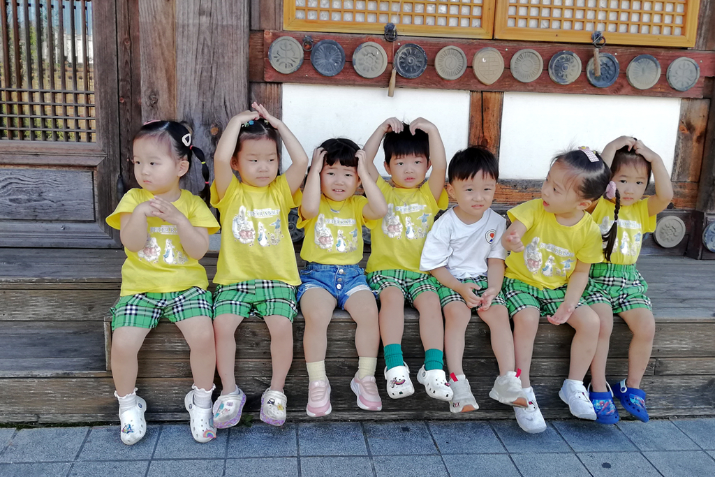 Children in Jeonju.