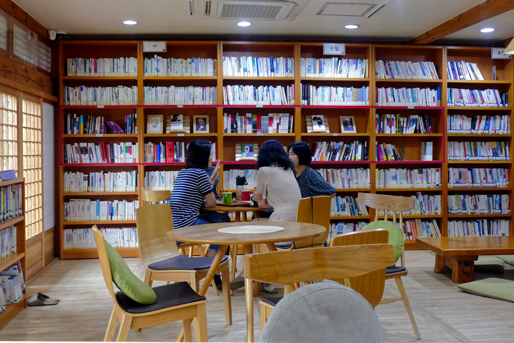 Café and book store in Gyeongju.