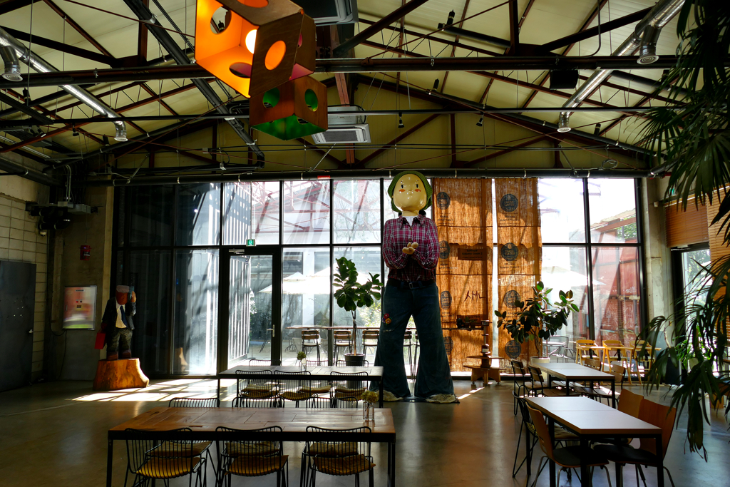 Cafeteria at the Palbok Art Factory. Sculpture Sunny by
Tak Young-Hwan.