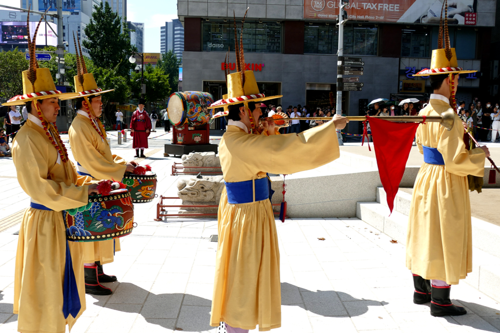 Change of the guards at the Deoksugung Palace in Seoul.