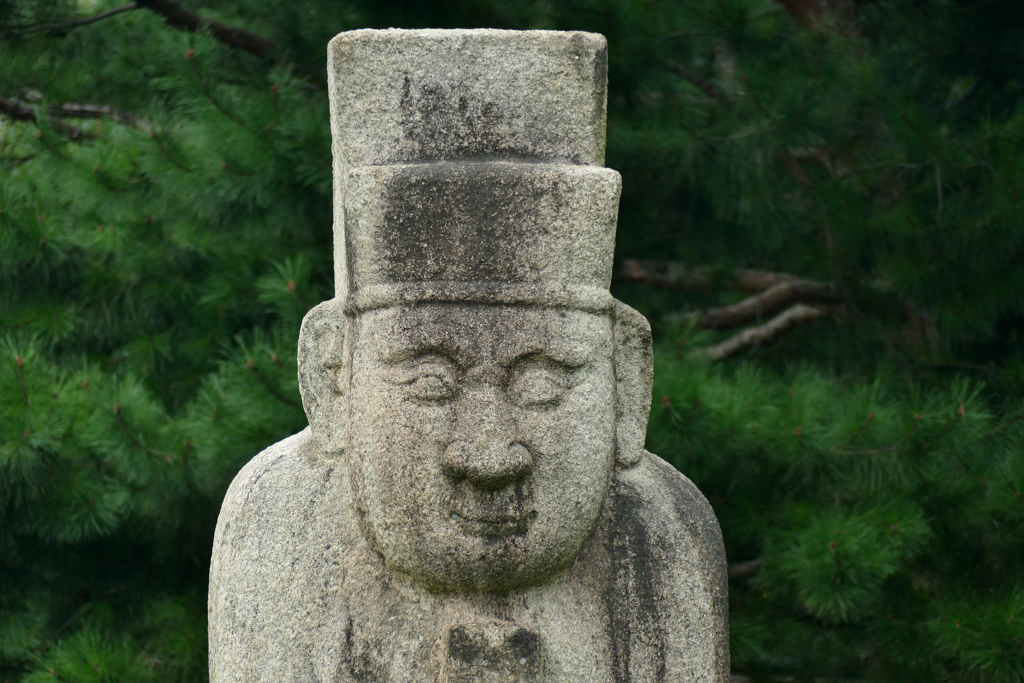 Statue at Seonjeongneung