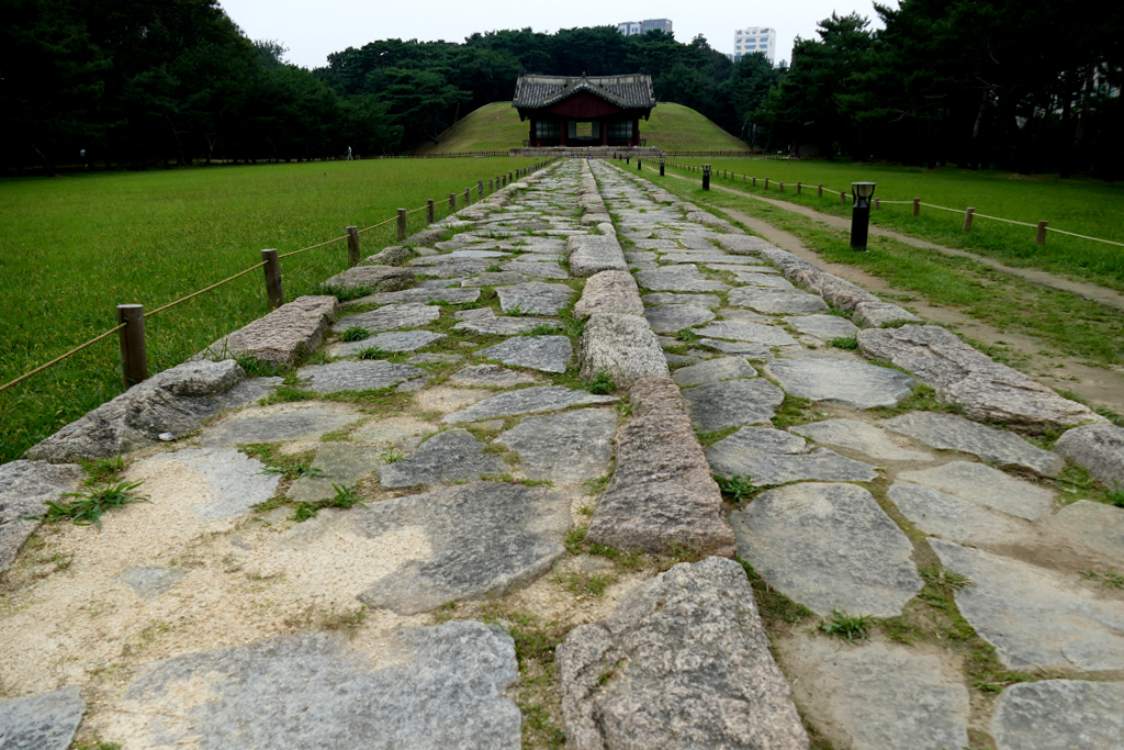 The paved trail to Jeongneung, the burial ground of King Jungjong,