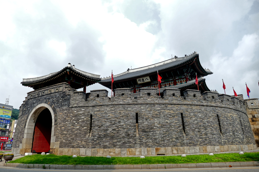 Paldalmun Gate in Suwon