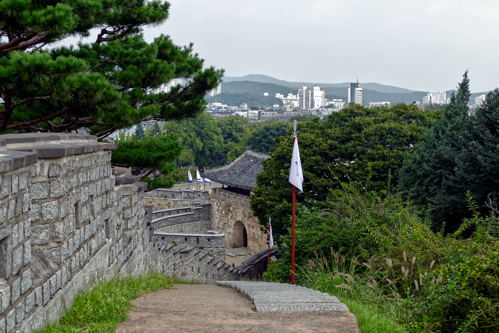 A last look back at the Hwaseomun West Gate