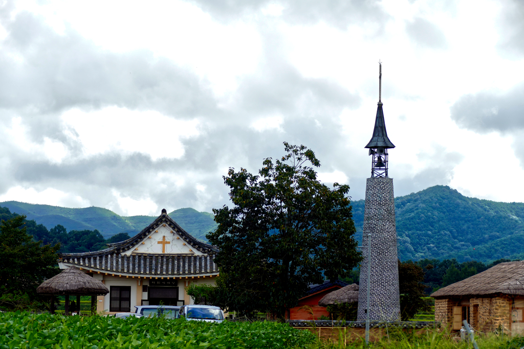 Not far from the Jisan Residence is Hahoe's Presbyterian church on the outskirts of the village next to lush rice paddies.