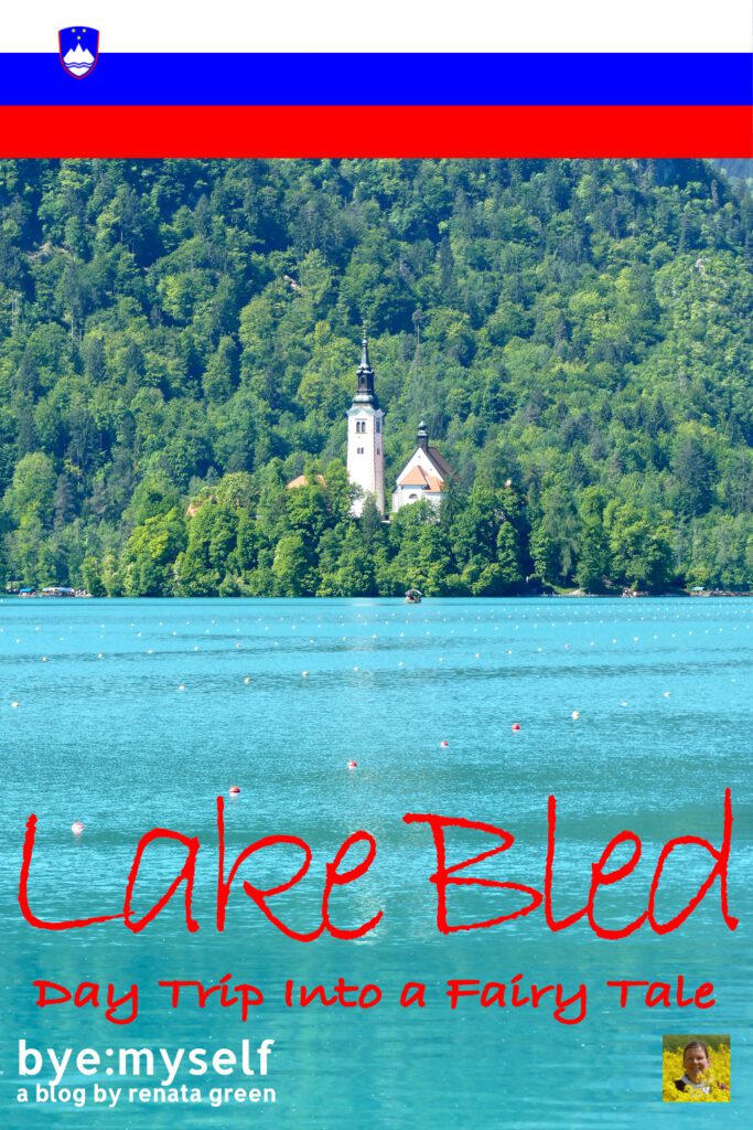 Lake Bled, idylically located in Slovenia's Julian Alps, can be easily visited for instance from Ljubljana on a day trip even by public bus. #bled #lakebled #daytrip #weekendtrip #ljubljana #slovenia #lake #mountains #byemyself