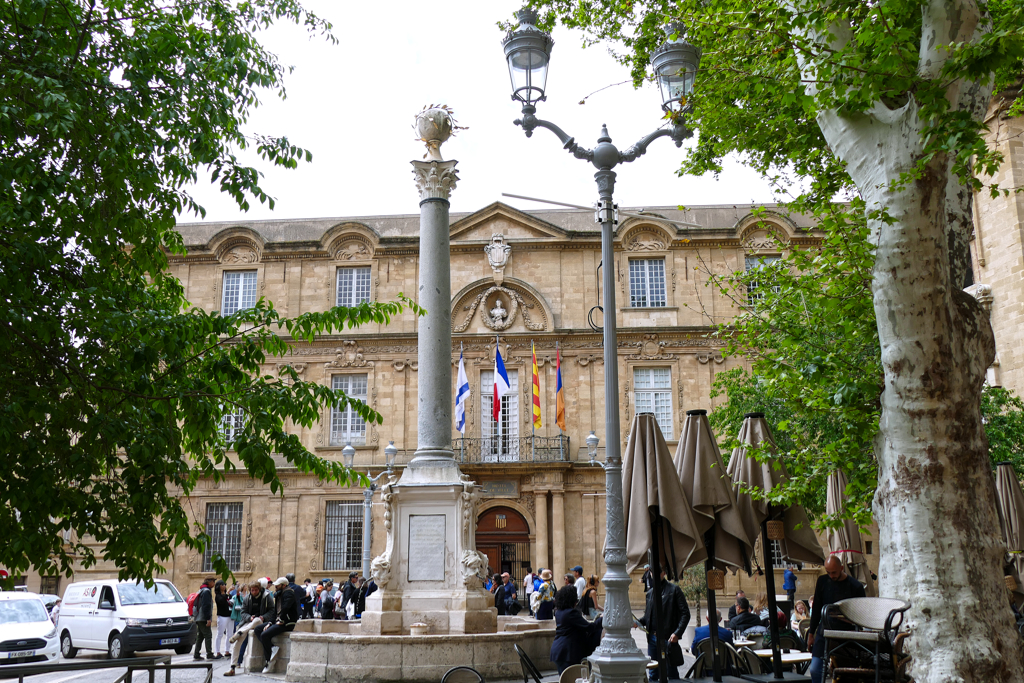 Place de l'Hôtel-de-Ville in Aix-en-Provence.
