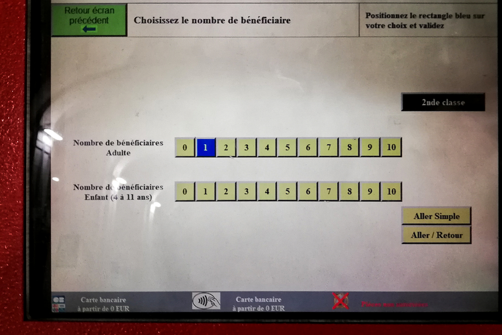 Explanation on how to buy a train ticket in France.