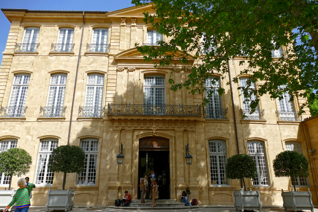 Hôtel de Caumont, one of Aix's poshest cribs.