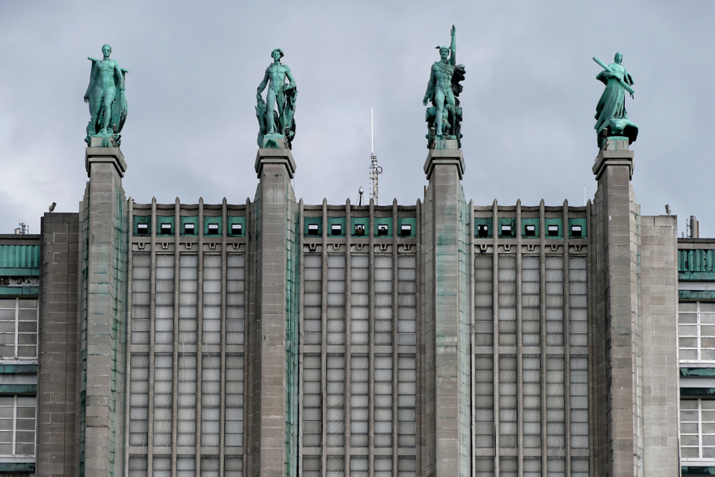 Statues on Brussels' Expo-Building