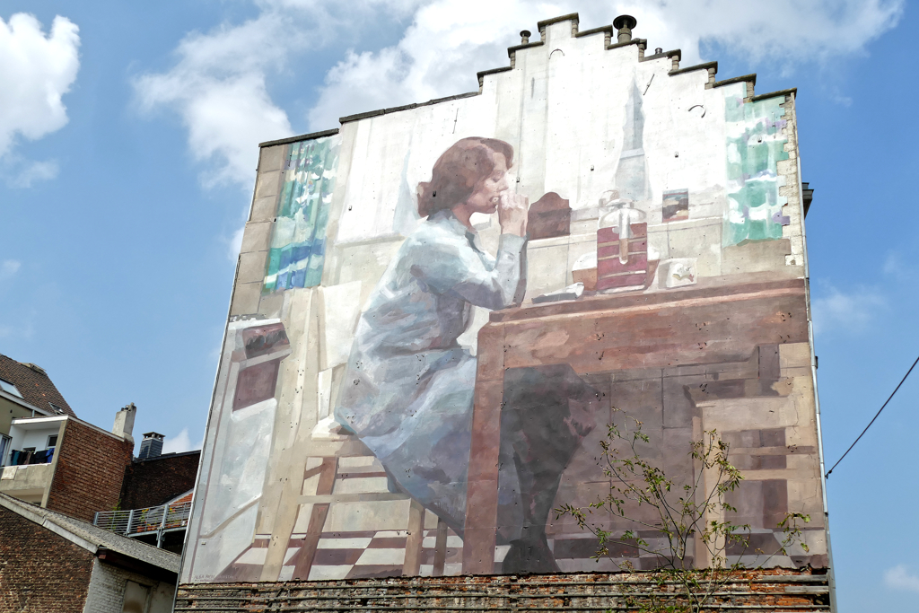 Mural by Alba Fabre Sacristán in Brussels