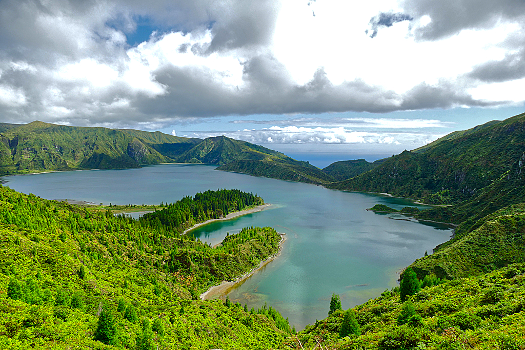 Lagoa do Foto on Sao Miguel