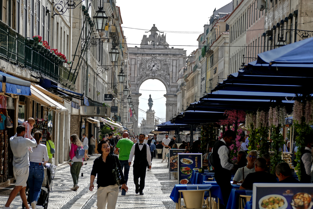 Walking down Rua Augusta towards the Praça do Comércio.