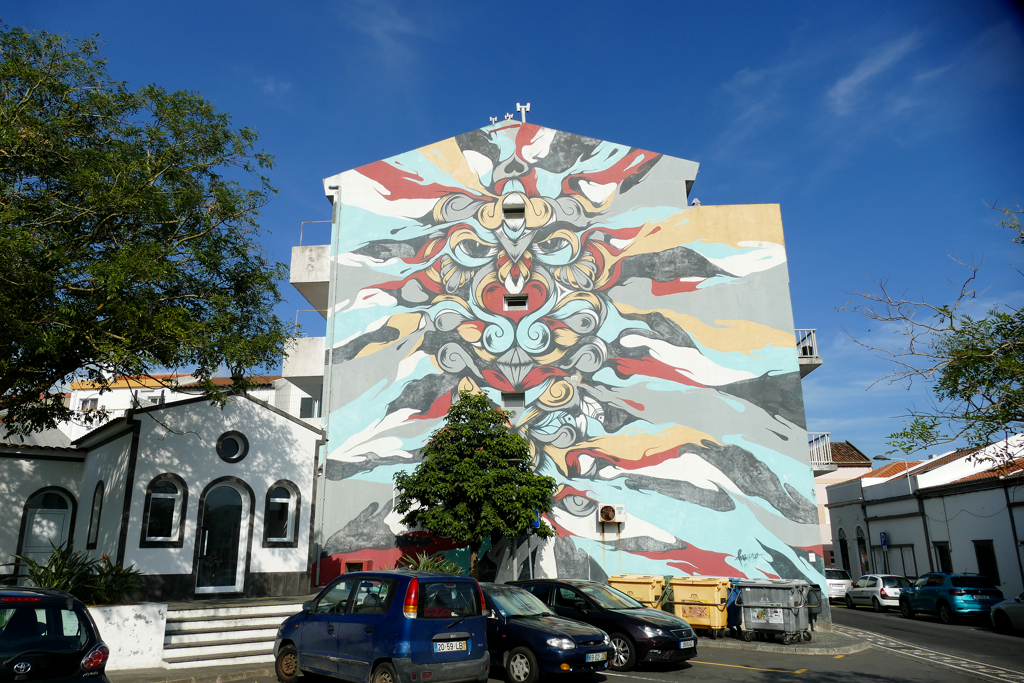 Mural by Paulo Arraiano
