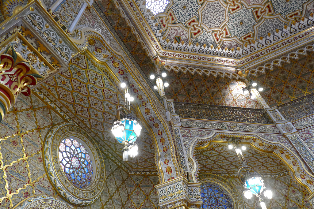 The Moorish Hall at the Palácio da Bolsa is definitely the best of porto - also for solo travel