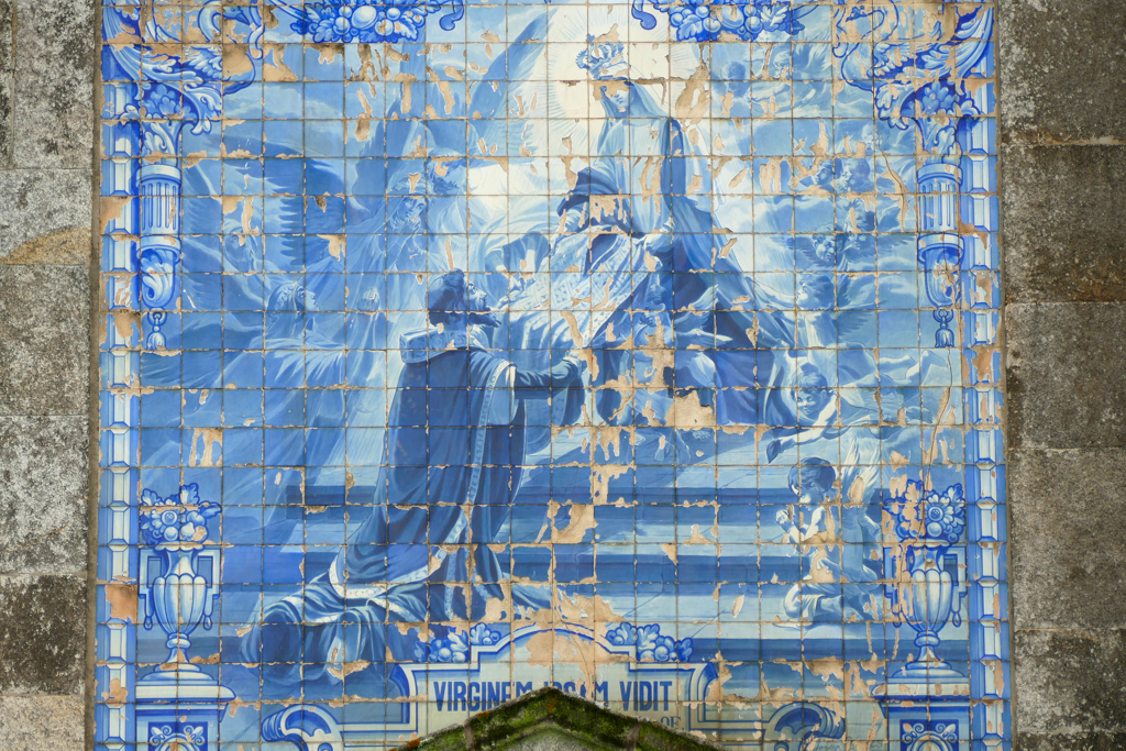 Azulejos decorating the Igreja Paroquial de Santo Ildefonso