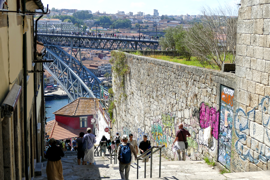 Escada dos Guindais in Porto