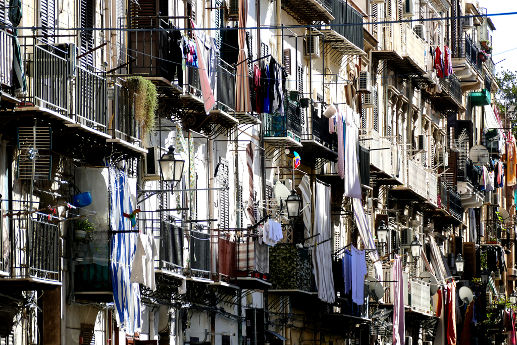 Facade with laundry in the Kalsa district of Palermo