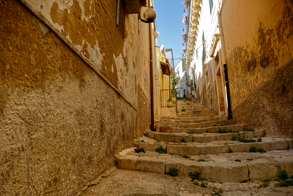 Alley in Noto.