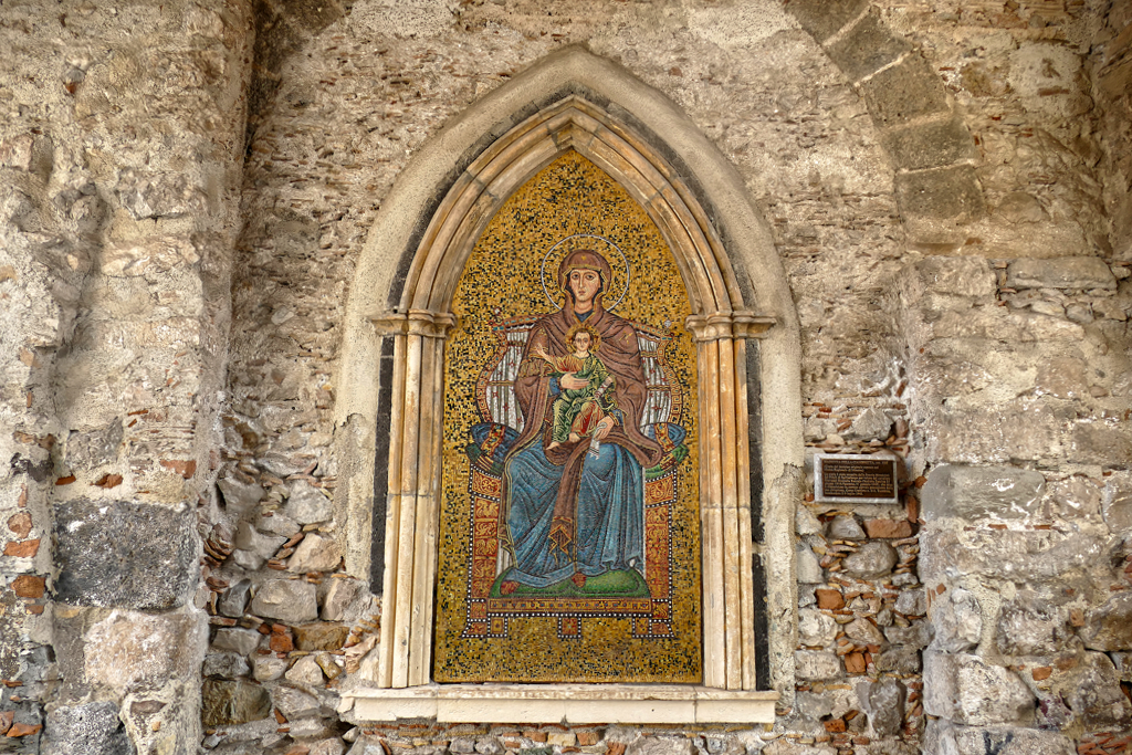 Icon inside the Duomo di Taormina.