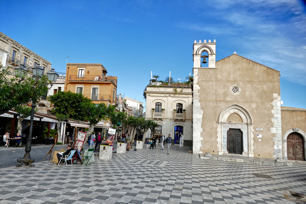 Piazza IX Aprile in Taormina.