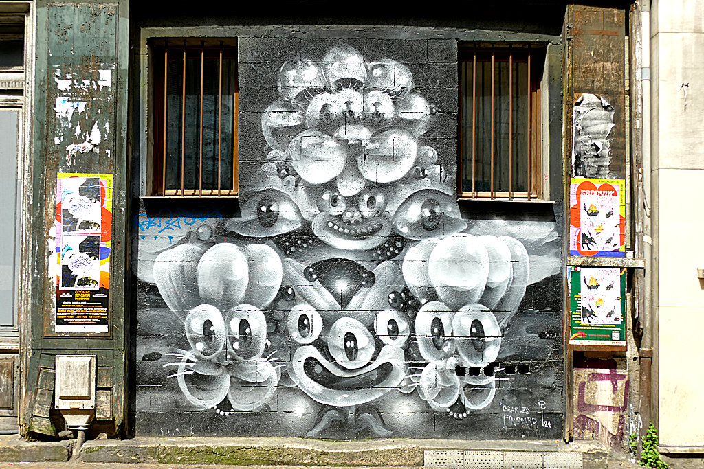 Mural by Charles Foussard in Bordeaux on the left bank of the river Garonne