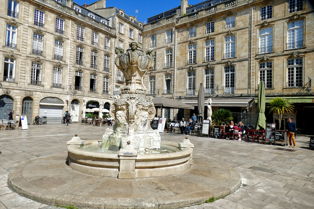 Place du Parlement in Bordeaux.