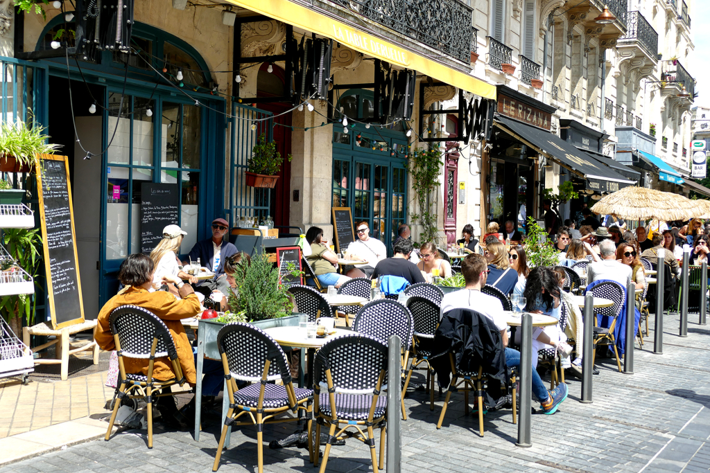 Street café in Bordeaux