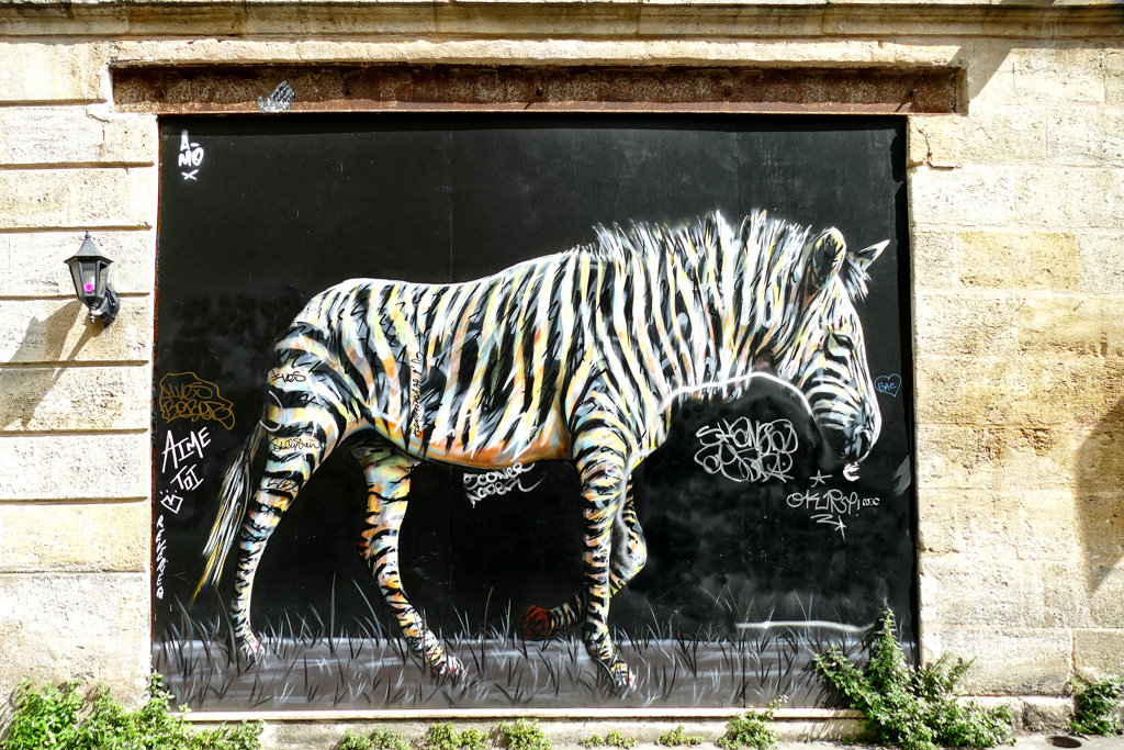 Mural by A-MO in Bordeaux on the left bank of the river Garonne