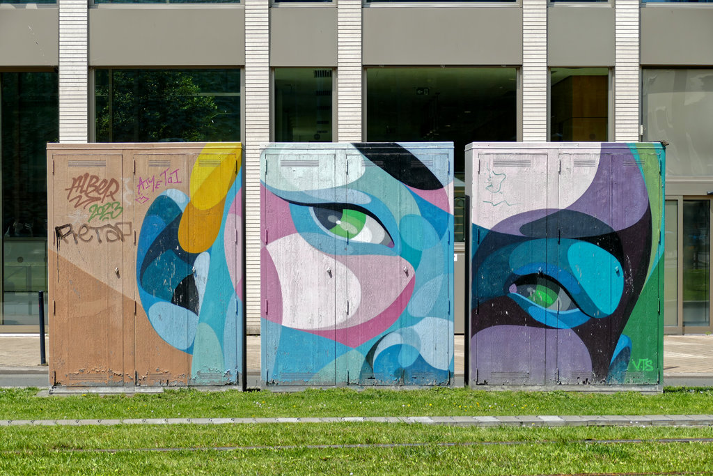 Mural by ALBER in Bordeaux on the left bank of the river Garonne