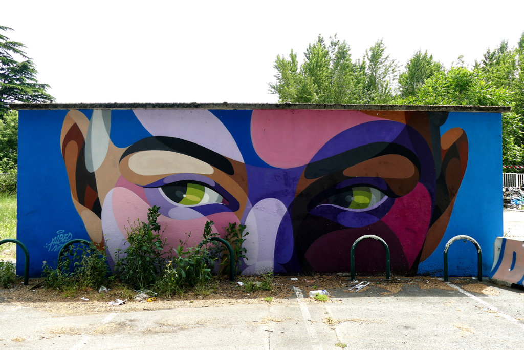 Mural by ALBER in Bordeaux on the left bank of the river Garonne