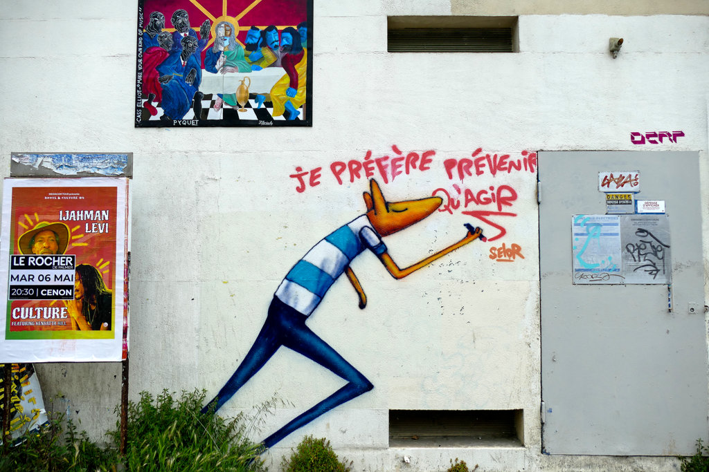 Mural by David Selor in Bordeaux on the left bank of the river Garonne