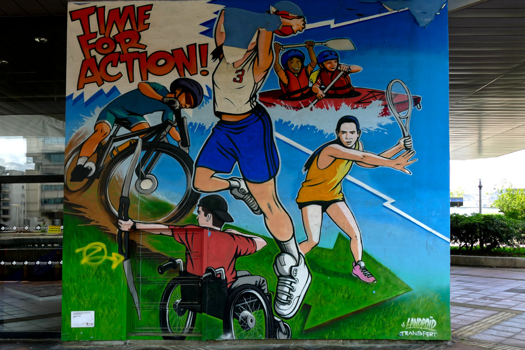 Mural by Landroïd in Bordeaux on the left bank of the river Garonne