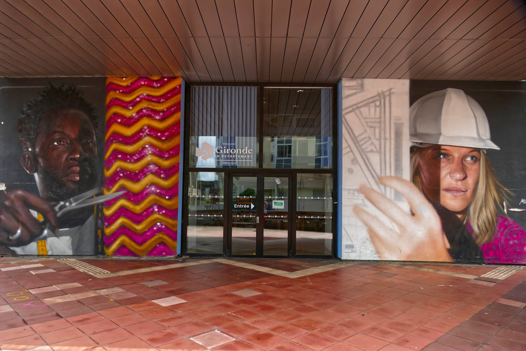 Mural by Jean Rooble, part of the Best Street Art in Bordeaux on the Left Bank of the Garonne