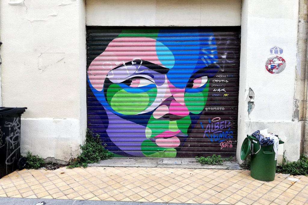 Mural by ALBER in Bordeaux on the left bank of the river Garonne