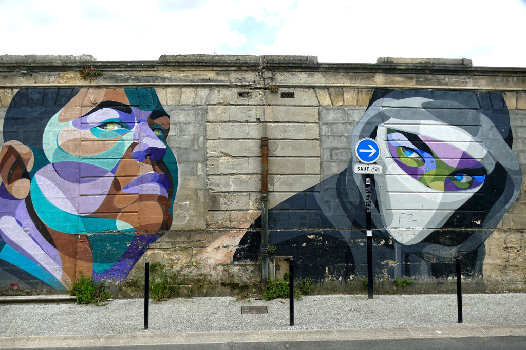 Mural by ALBER in Bordeaux on the left bank of the river Garonne