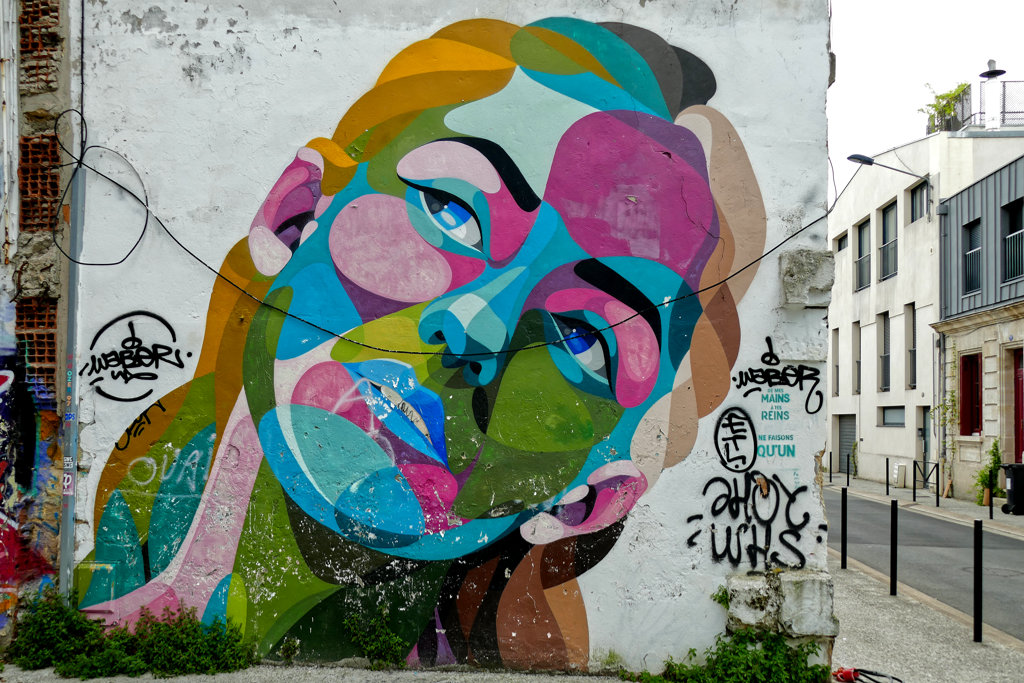 Mural by ALBER in Bordeaux on the left bank of the river Garonne