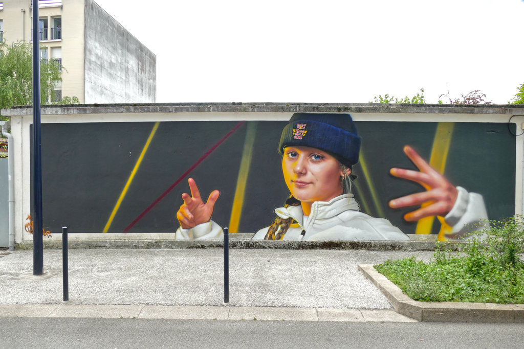 Mural by Jean Rooble, part of the Best Street Art in Bordeaux on the Left Bank of the Garonne