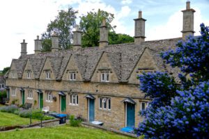 17th-century almshouses in Chipping Norton in the Cotswolds that you can visit selfguided by public bus.