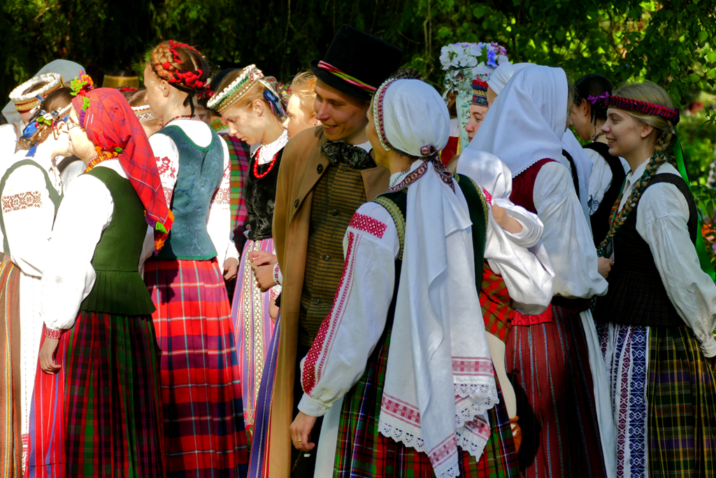 People in Lithuanian attire.