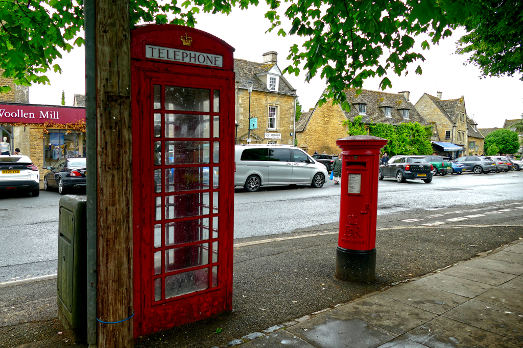 Phone booth and letterbos in Bourton-on-the-Water
