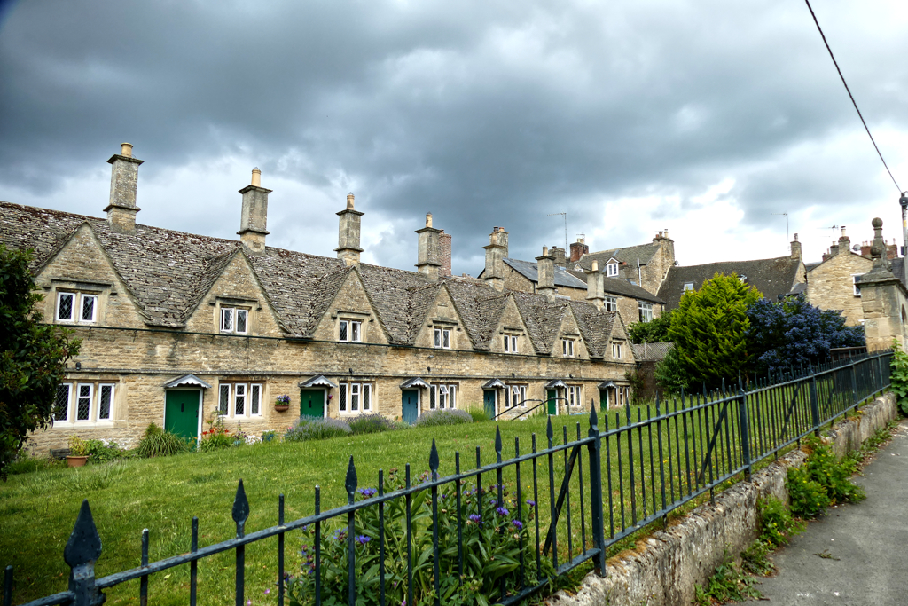 17th-century almshouses in Chipping Norton in the Cotswolds that you can visit selfguided by public bus.