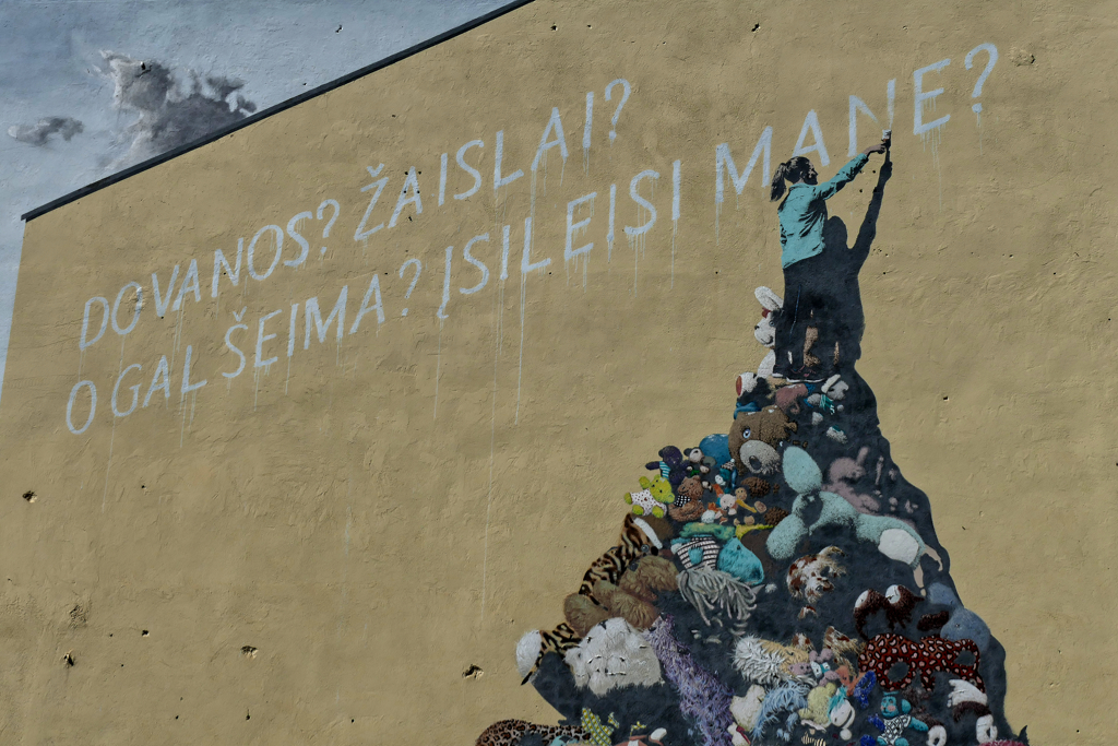 Mural by Algirdas und Remigijus Gataveckas, some of the best street art in Vilnius
