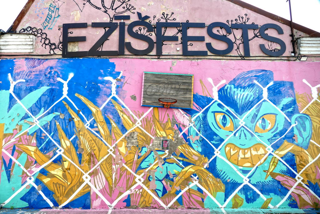 Mural by Tron Karton.