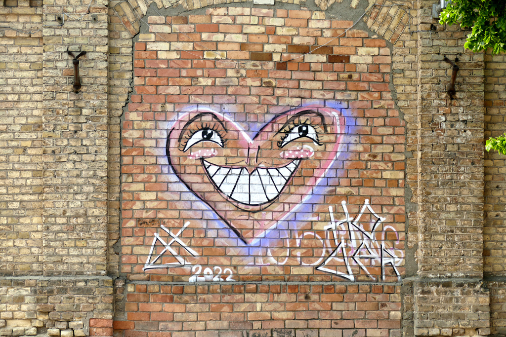 Heart painted by Hoder.