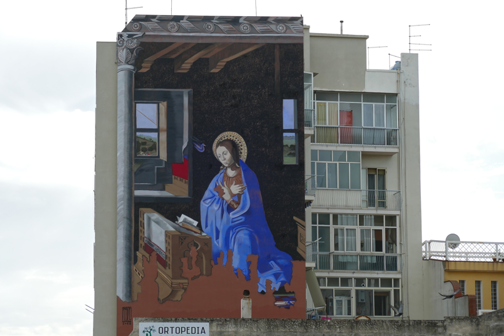 Mural by Andrea Ravo Mattoni.