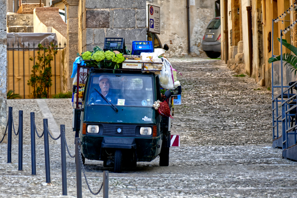 Vegetable lorry in Cefalù.