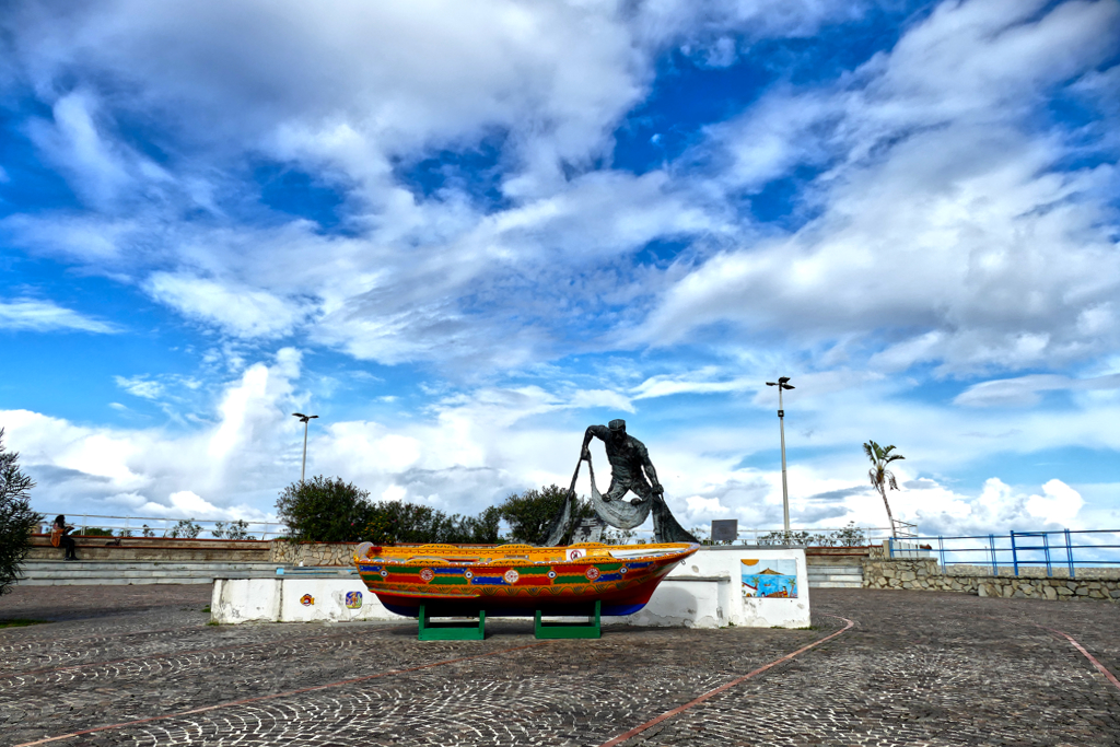 Sculpture in Isola delle Femmine.