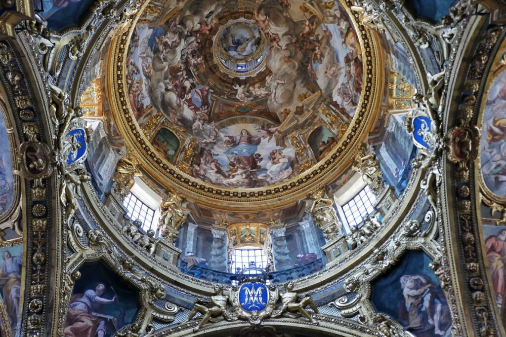 The dome of the Basilica della Santissima Annunziata del Vastato is completely covered with Baroque frescoes.