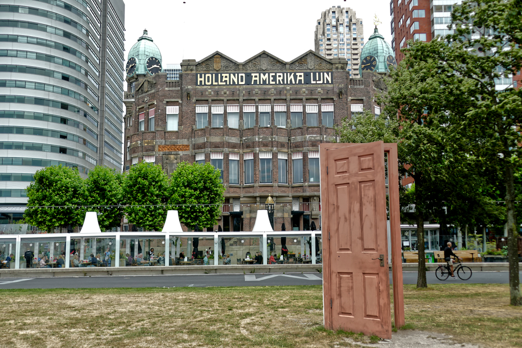 L'Age d'Or by Gavin Turk and Hotel New York in Rotterdam.